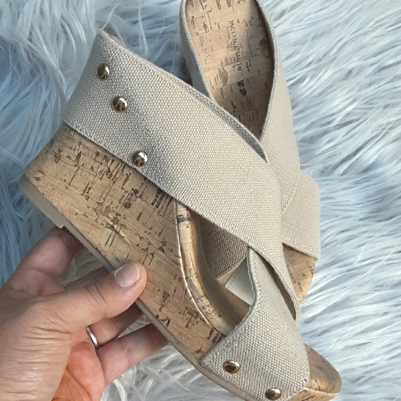 Jaclyn Smith Sandals - Picture 6 of 8